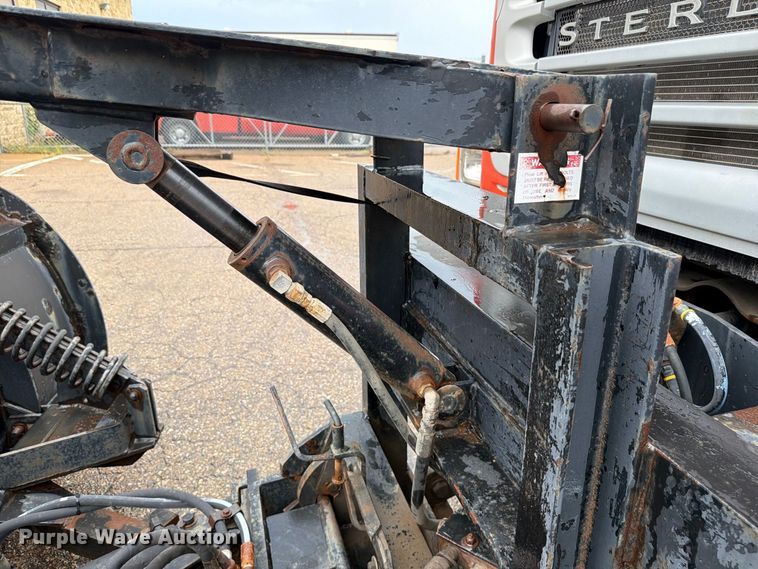 image for item FH6352 2003 Sterling L7500 dump truck