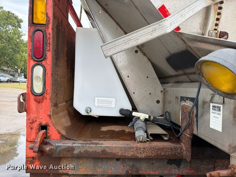 image for item FH6352 2003 Sterling L7500 dump truck