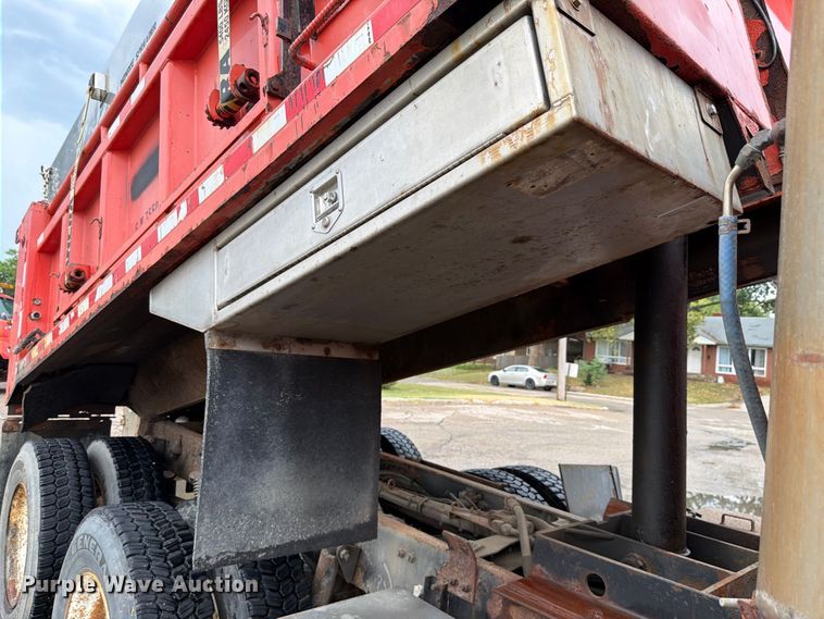 image for item FH6352 2003 Sterling L7500 dump truck