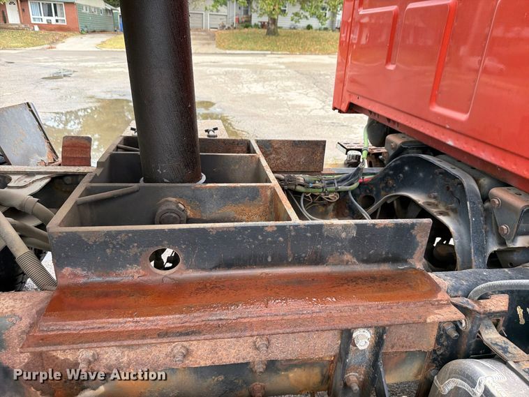 image for item FH6352 2003 Sterling L7500 dump truck
