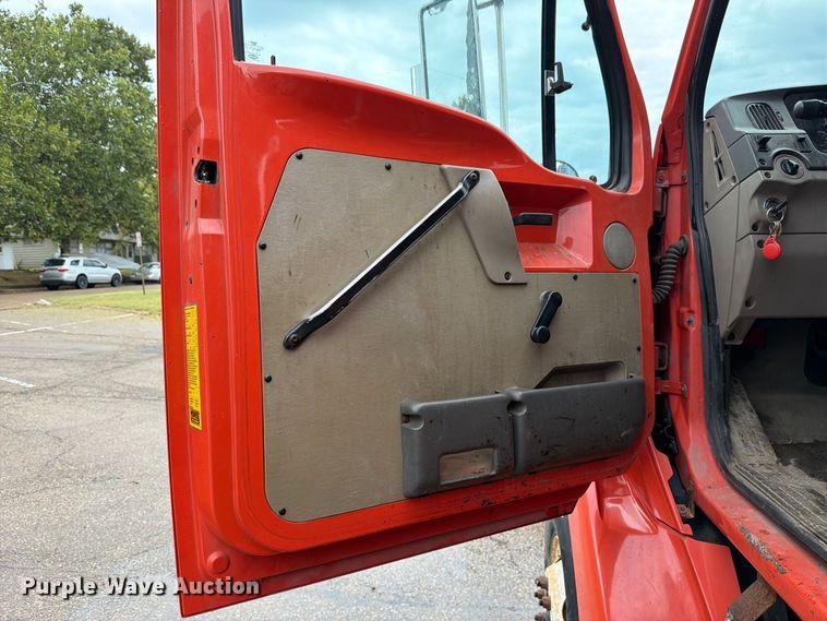 image for item FH6352 2003 Sterling L7500 dump truck