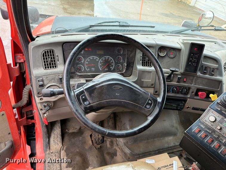 image for item FH6352 2003 Sterling L7500 dump truck