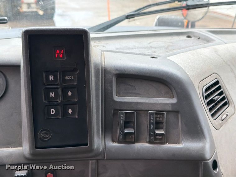 image for item FH6352 2003 Sterling L7500 dump truck