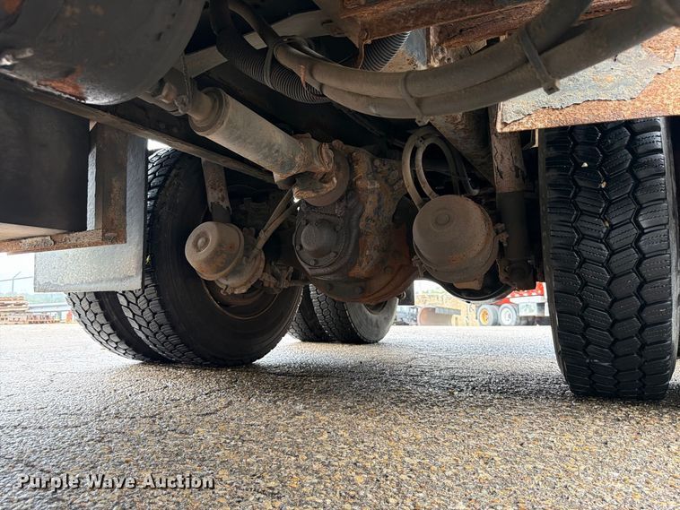 image for item FH6352 2003 Sterling L7500 dump truck
