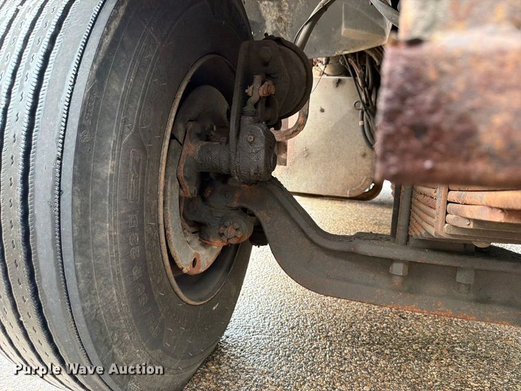 image for item FH6352 2003 Sterling L7500 dump truck
