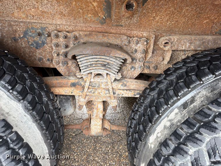 image for item FH6352 2003 Sterling L7500 dump truck