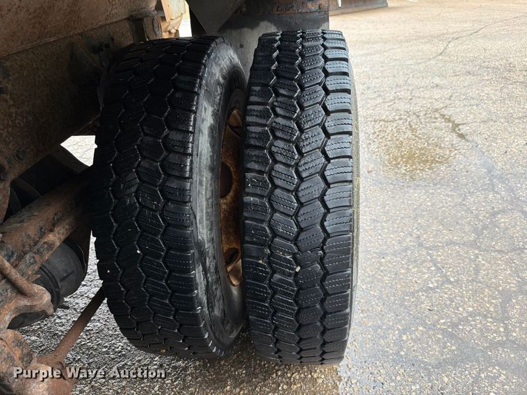 image for item FH6352 2003 Sterling L7500 dump truck