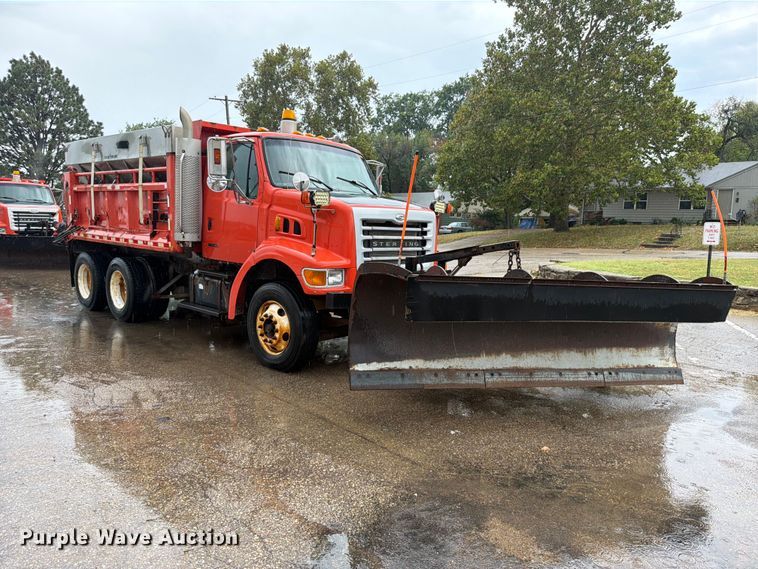 image for item FH6377 2003 Sterling L7500 dump truck