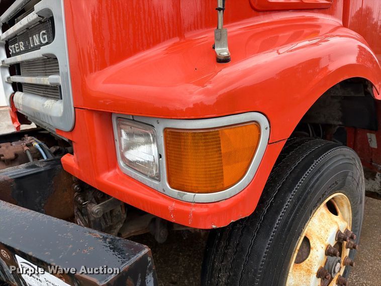 image for item FH6377 2003 Sterling L7500 dump truck