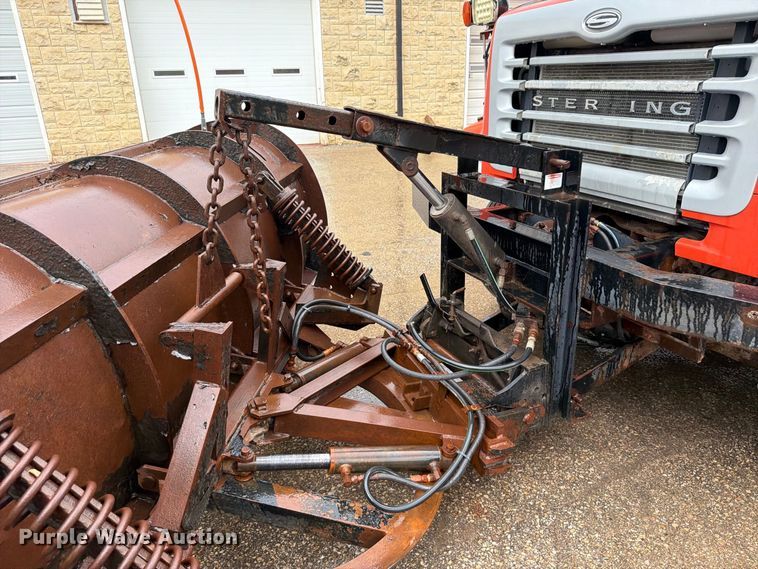 image for item FH6377 2003 Sterling L7500 dump truck