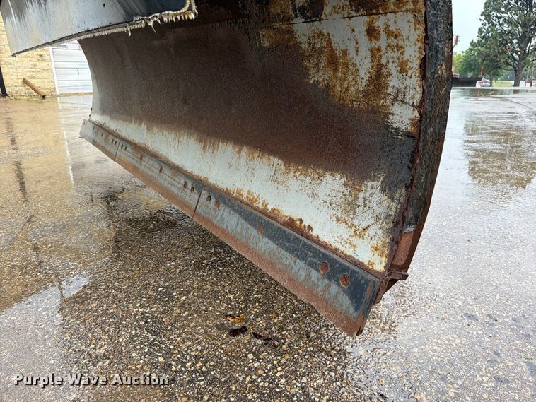 image for item FH6377 2003 Sterling L7500 dump truck