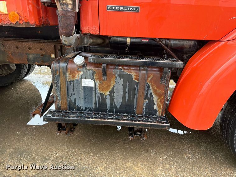 image for item FH6377 2003 Sterling L7500 dump truck