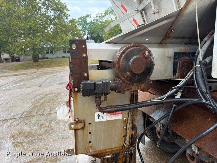 image for item FH6377 2003 Sterling L7500 dump truck