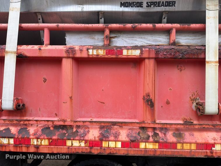 image for item FH6377 2003 Sterling L7500 dump truck