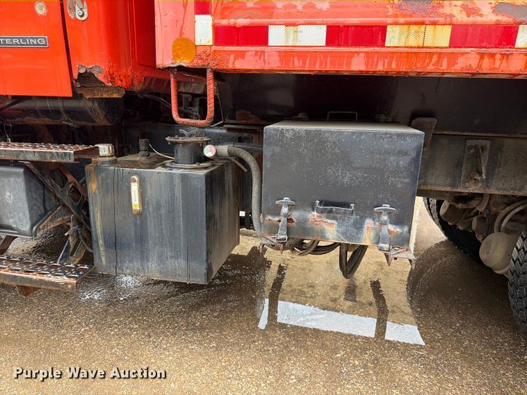 image for item FH6377 2003 Sterling L7500 dump truck