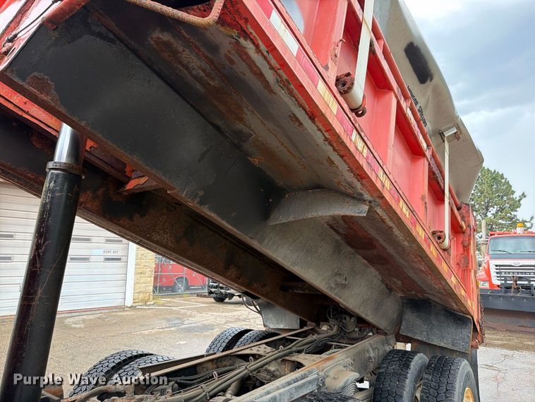 image for item FH6377 2003 Sterling L7500 dump truck