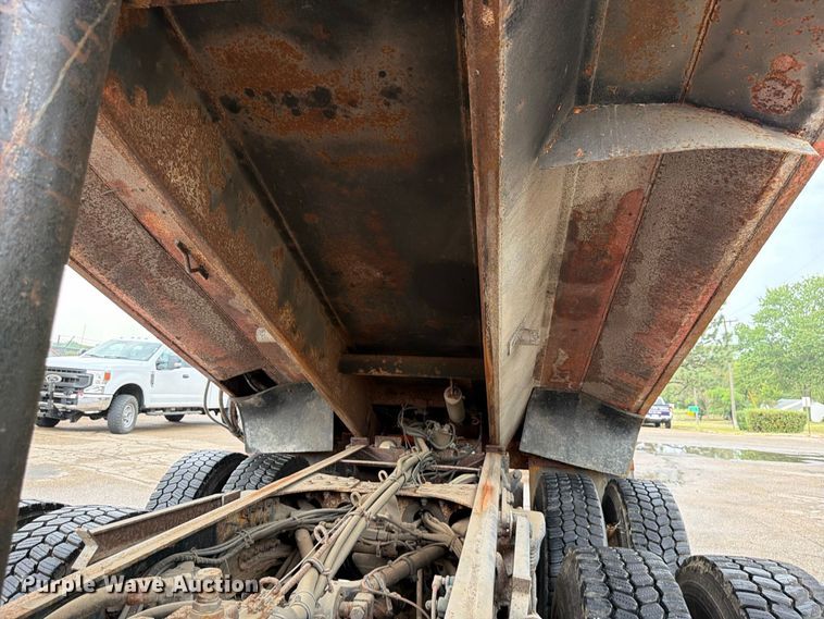 image for item FH6377 2003 Sterling L7500 dump truck