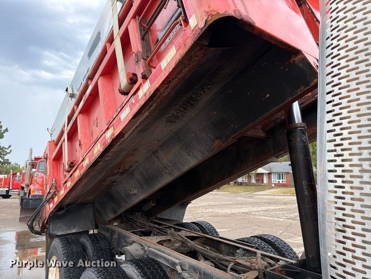 image for item FH6377 2003 Sterling L7500 dump truck