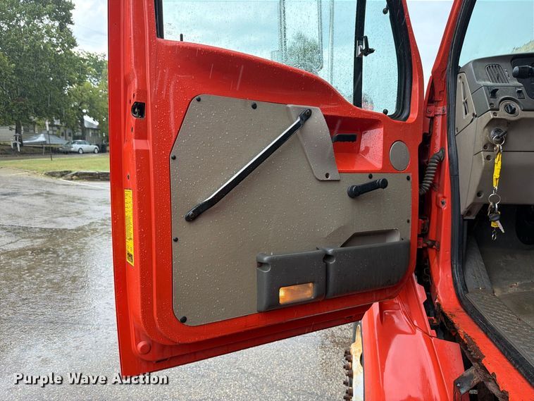 image for item FH6377 2003 Sterling L7500 dump truck