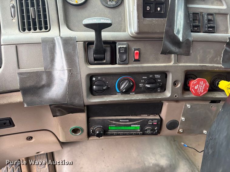 image for item FH6377 2003 Sterling L7500 dump truck