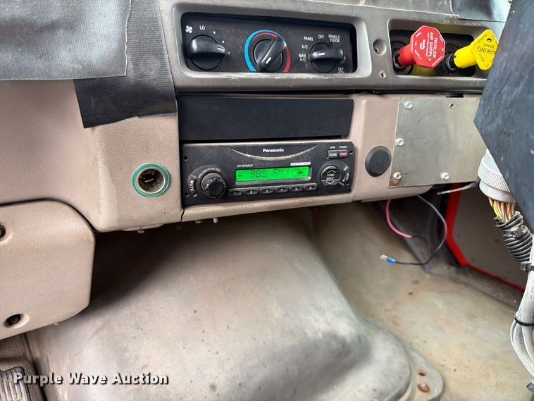 image for item FH6377 2003 Sterling L7500 dump truck