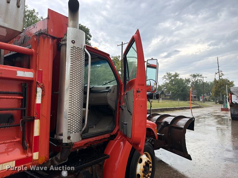 image for item FH6377 2003 Sterling L7500 dump truck