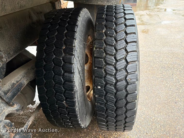 image for item FH6377 2003 Sterling L7500 dump truck