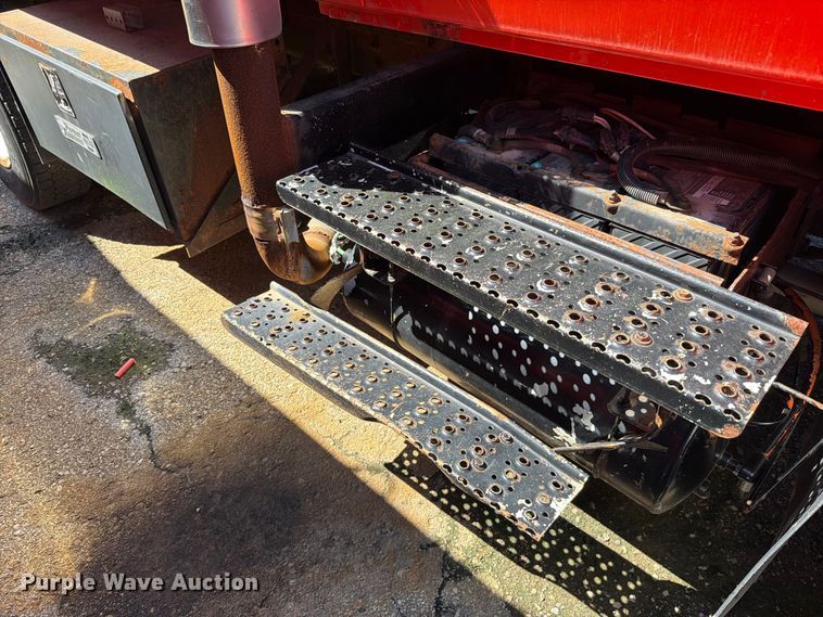 image for item FH6378 2007 International WorkStar 7400 dump truck