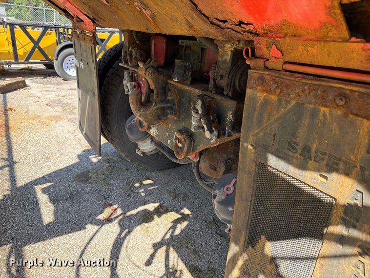 image for item FH6378 2007 International WorkStar 7400 dump truck