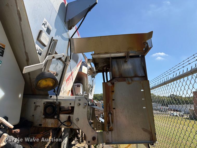 image for item FH6378 2007 International WorkStar 7400 dump truck