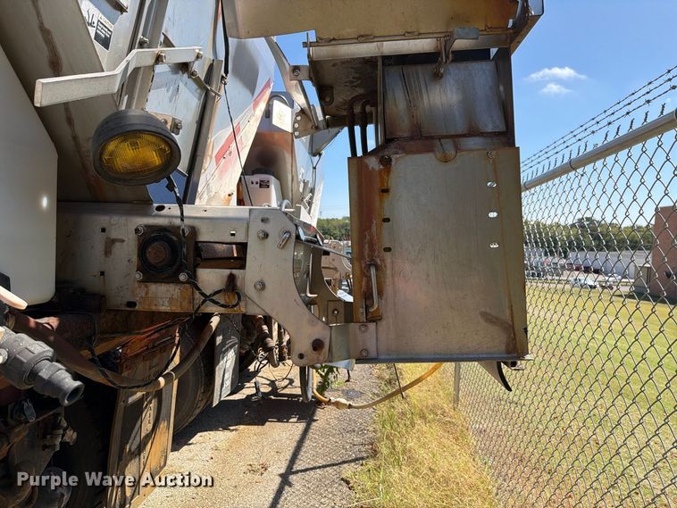 image for item FH6378 2007 International WorkStar 7400 dump truck