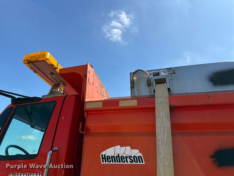 image for item FH6378 2007 International WorkStar 7400 dump truck