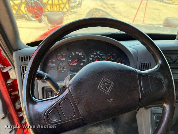image for item FH6378 2007 International WorkStar 7400 dump truck