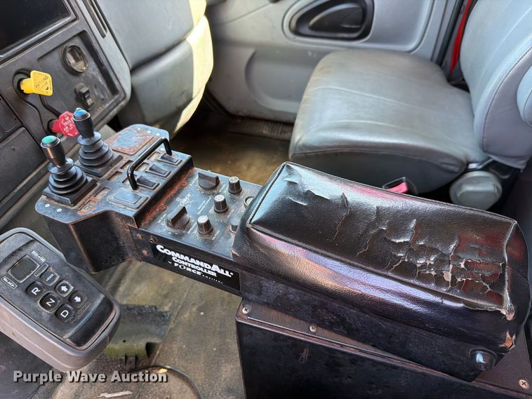 image for item FH6378 2007 International WorkStar 7400 dump truck