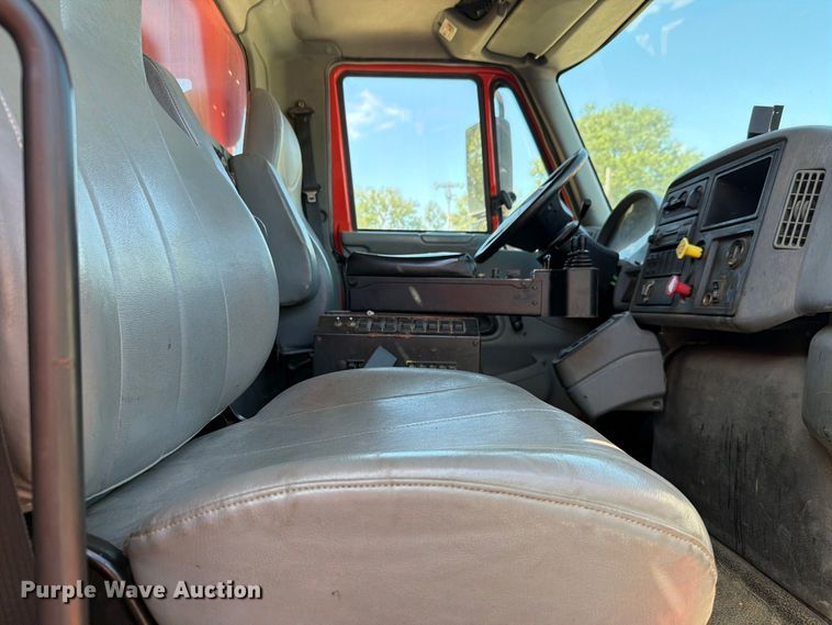 image for item FH6378 2007 International WorkStar 7400 dump truck