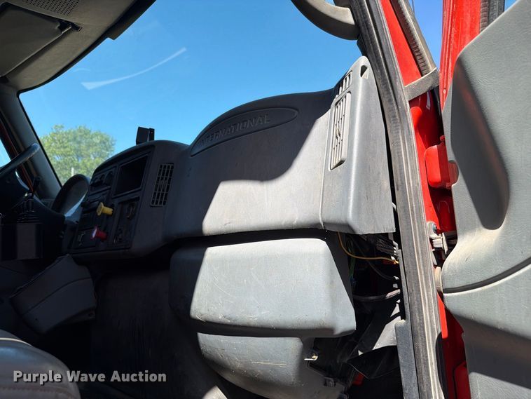 image for item FH6378 2007 International WorkStar 7400 dump truck