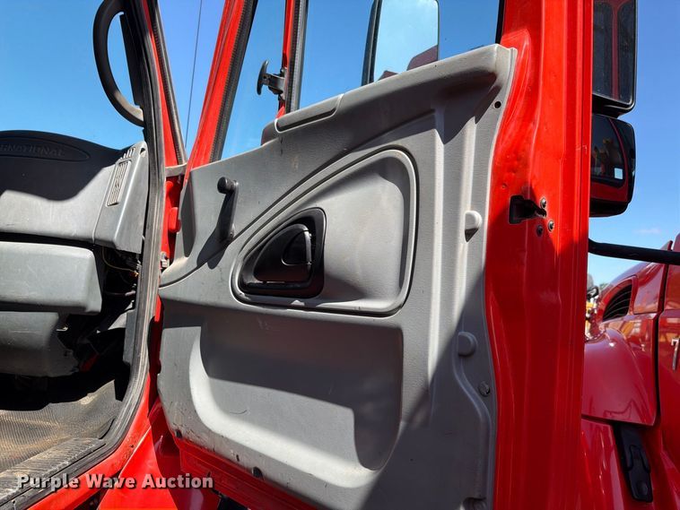 image for item FH6378 2007 International WorkStar 7400 dump truck