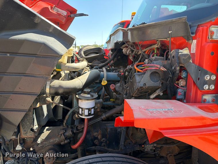 image for item FH6378 2007 International WorkStar 7400 dump truck