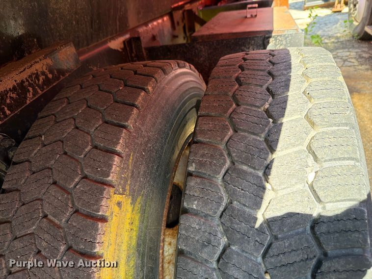 image for item FH6378 2007 International WorkStar 7400 dump truck