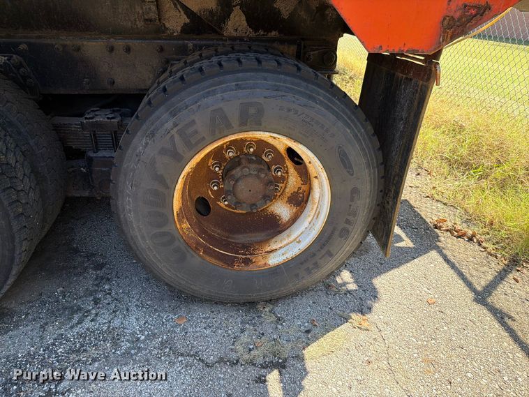 image for item FH6378 2007 International WorkStar 7400 dump truck