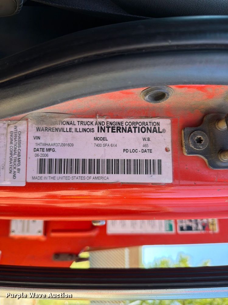image for item FH6378 2007 International WorkStar 7400 dump truck
