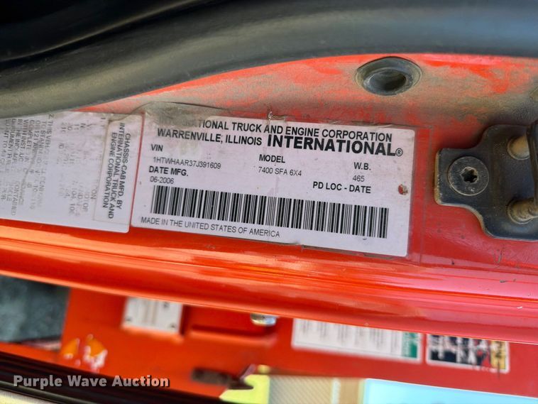 image for item FH6378 2007 International WorkStar 7400 dump truck