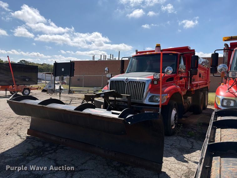 2007 International WorkStar 7400 dump truck