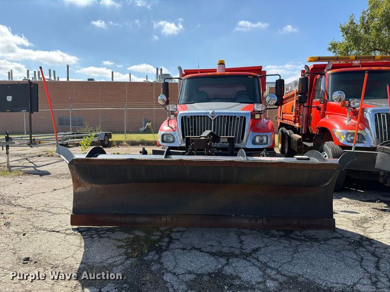 image for item FH6379 2007 International WorkStar 7400 dump truck