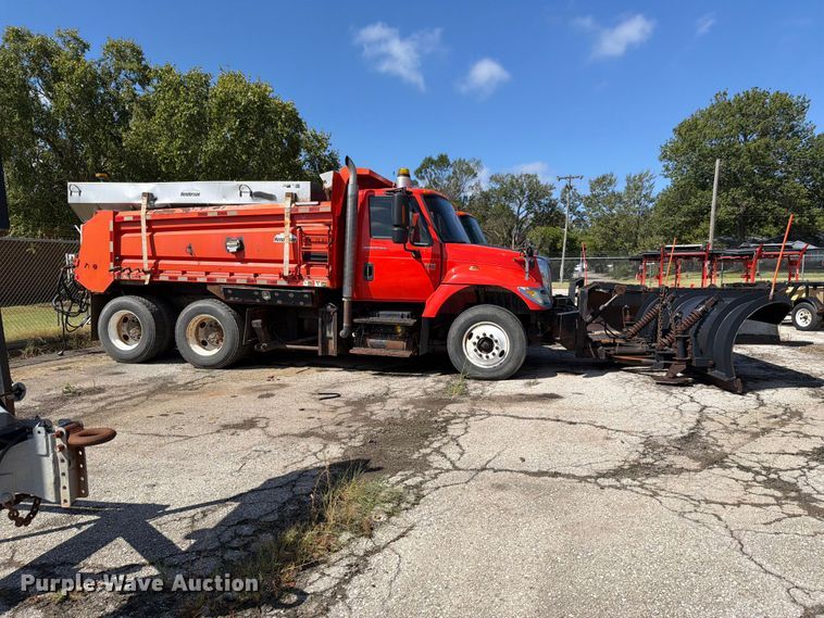 image for item FH6379 2007 International WorkStar 7400 dump truck