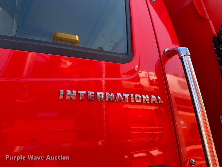 image for item FH6379 2007 International WorkStar 7400 dump truck