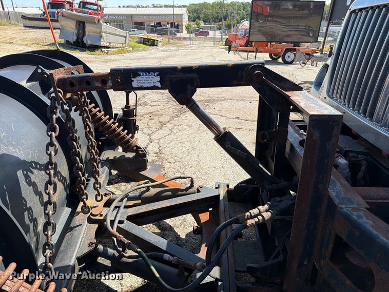 image for item FH6379 2007 International WorkStar 7400 dump truck