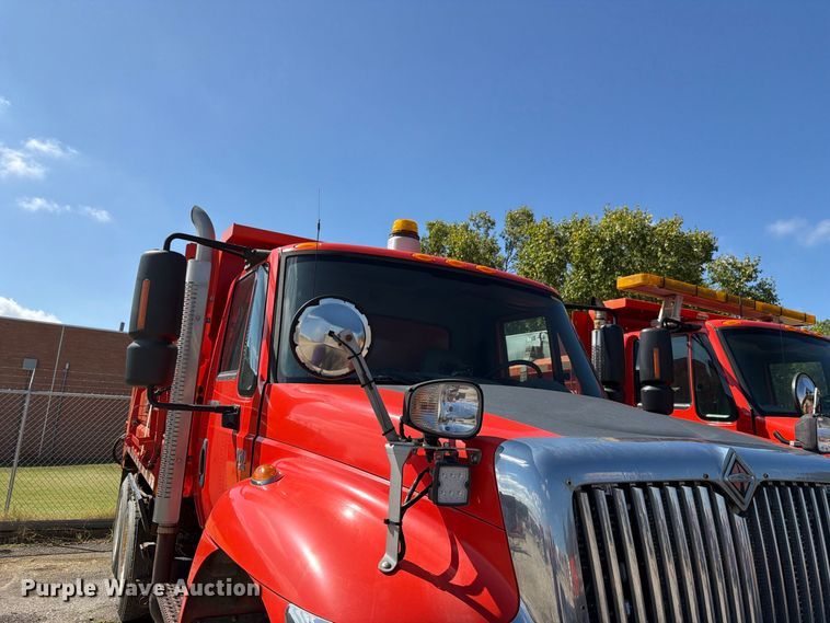 image for item FH6379 2007 International WorkStar 7400 dump truck