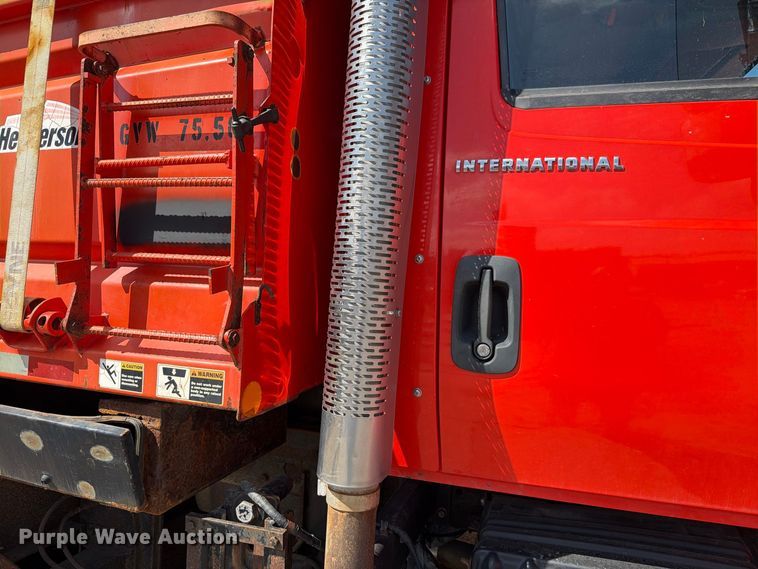 image for item FH6379 2007 International WorkStar 7400 dump truck