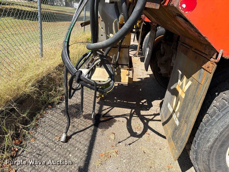image for item FH6379 2007 International WorkStar 7400 dump truck